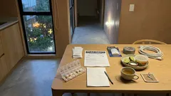 Cuidar a tus papás adultos mayores en casa: señales que no se ven y ajustes que cambian todo