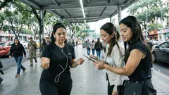 Relato: Dos chicas me detuvieron en Reforma y su sonrisa cambió