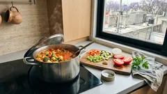 Cómo preparar una sopa de verduras ligera y rendidora para enero (y que no sepa a dieta)